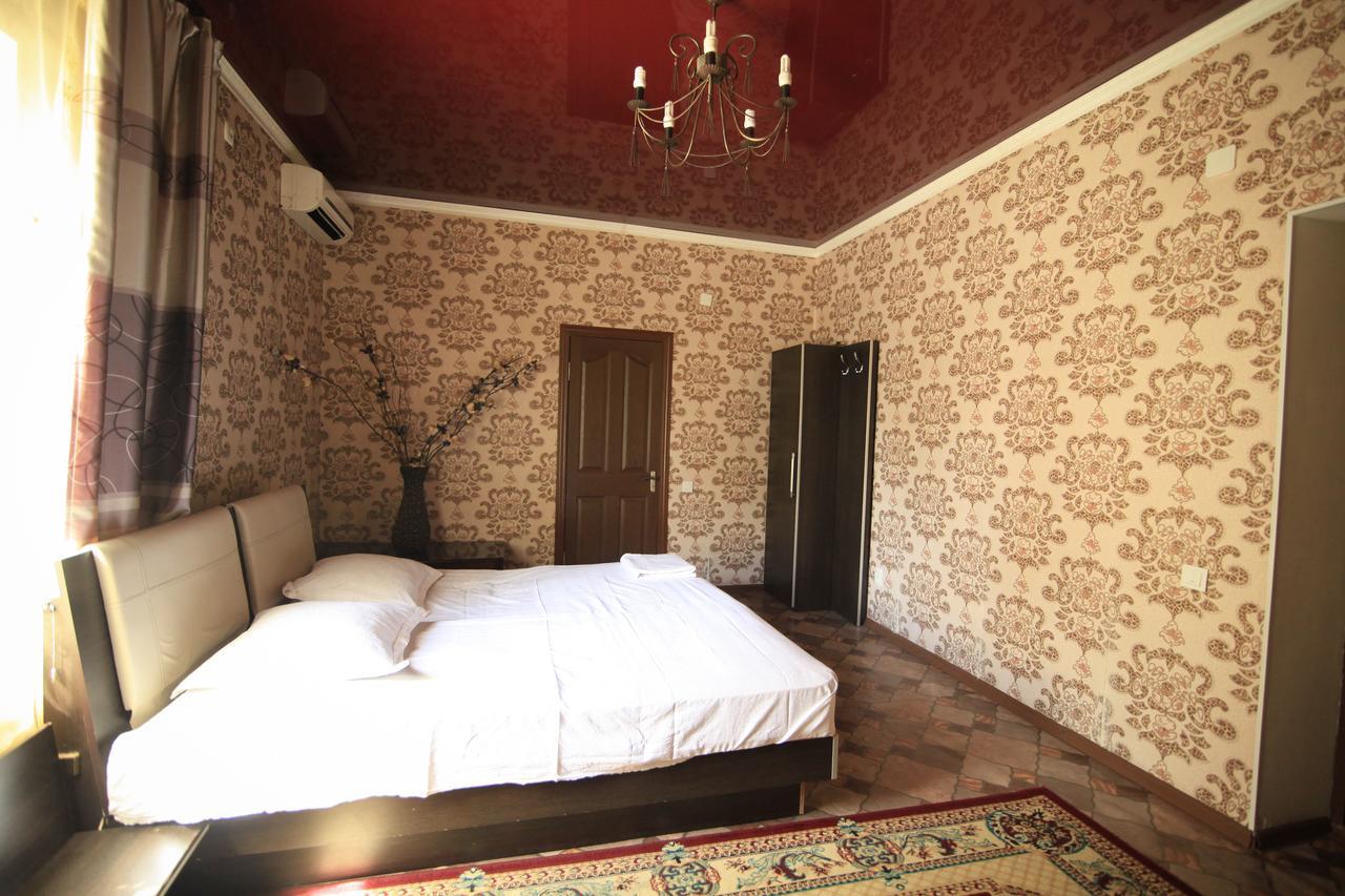 Carzone Motel Bishkek Ngoại thất bức ảnh